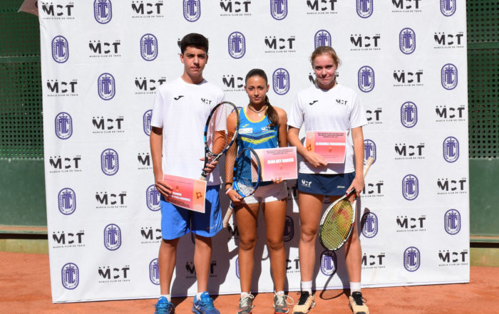 Alba Rey, Alexandra Evdomikova y Fernando Pérez Ródenas