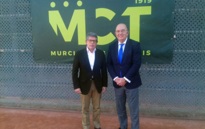 Antonio Saura, presidente del RMCT 1919, junto a Miguel Díaz, presidente de la Real Federación Española de Tenis (RFET).