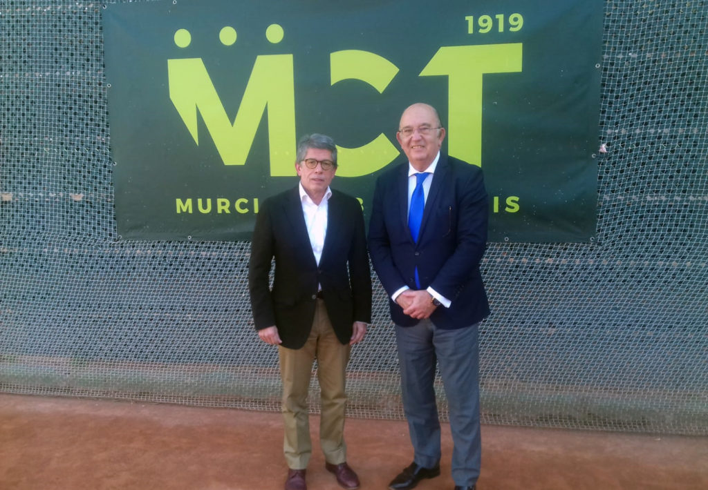 Antonio Saura, presidente del RMCT 1919, junto a Miguel Díaz, presidente de la Real Federación Española de Tenis (RFET).