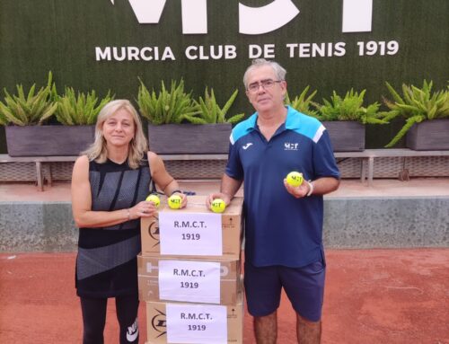 Donación de Pelotas de Tenis al centro IES Ribera de los Molinos, de Mula.