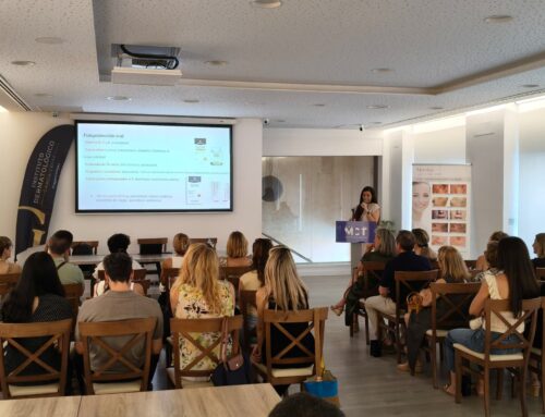 Interesante charla sobre fotoprotección en el Real Murcia Club de Tenis